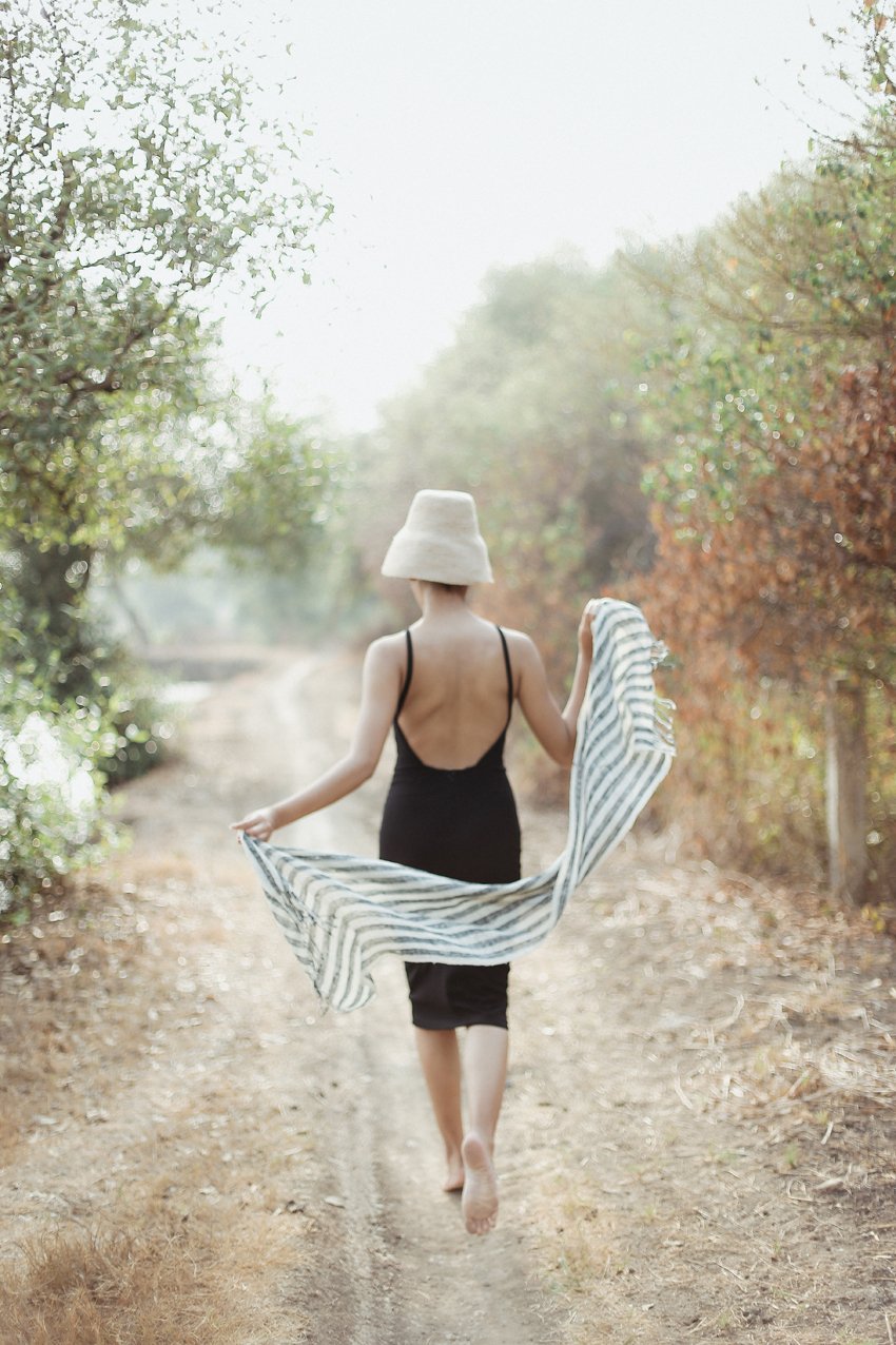 RAWA Handmade Raw Cotton Scarf in Onyx