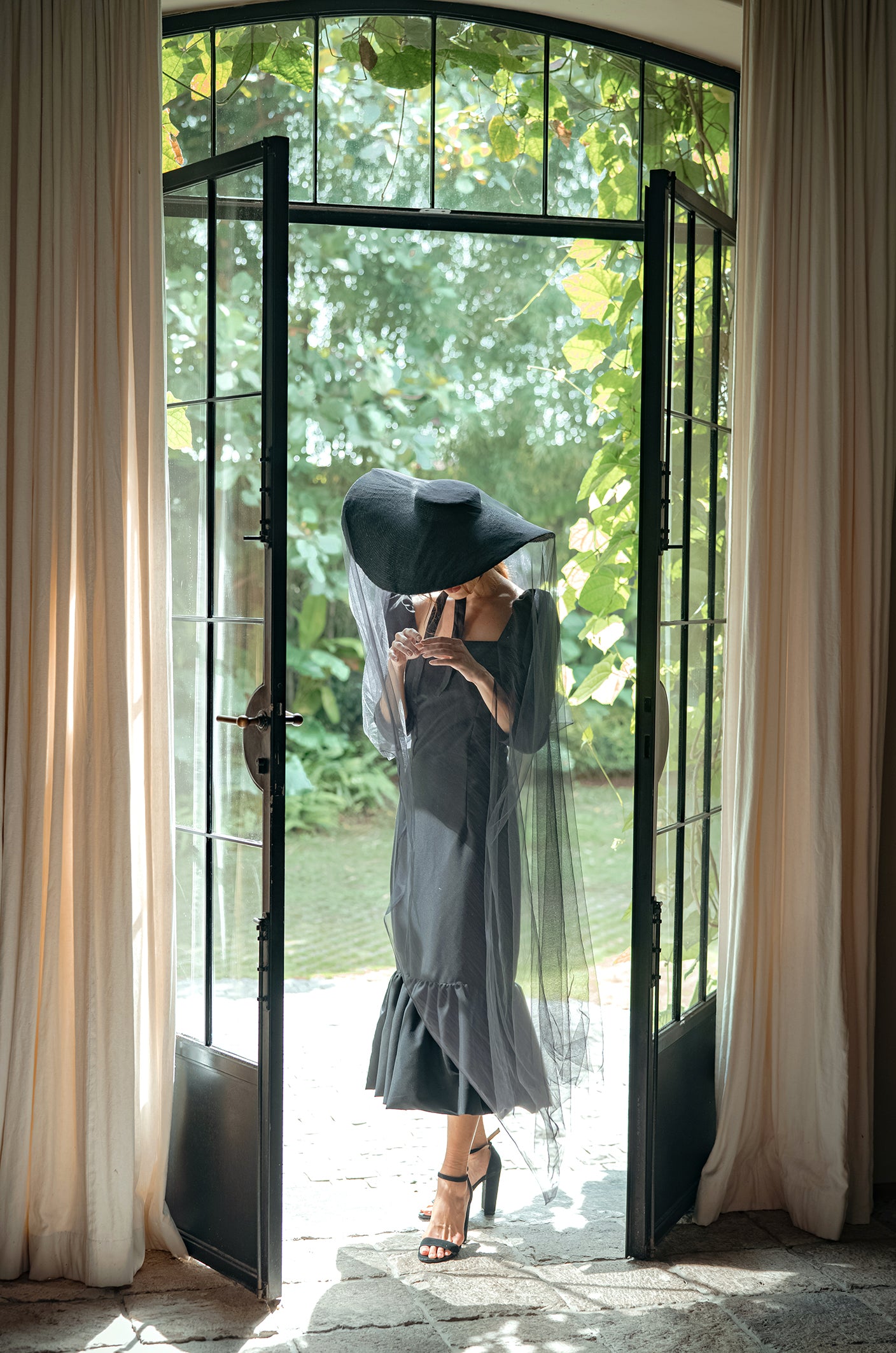 SOLÉA Foldable Wide Brim Jute Hat, Black