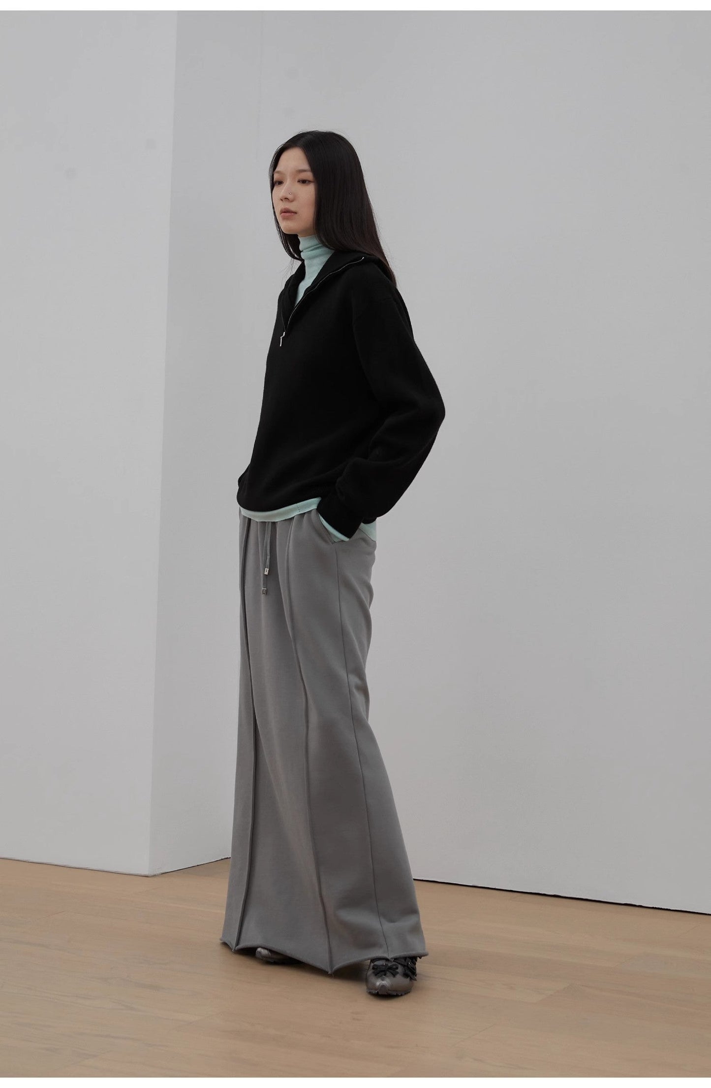 Éloane Merino Wool Zipper Turtleneck Sweater