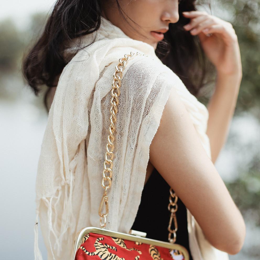 ALBA Hand-loomed Cotton Scarf in Natural Ivory