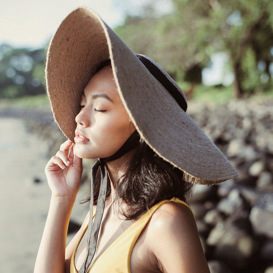 SOLÉA Foldable Wide Brim Jute Hat, Natural with Black Strap