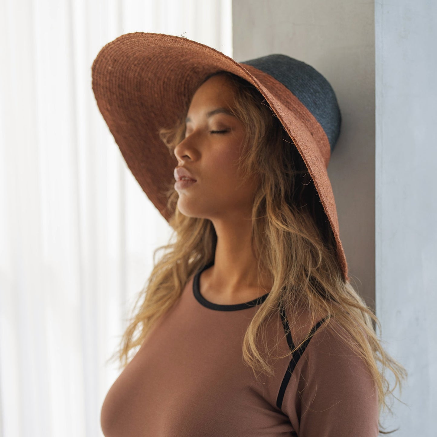 ZELDA Duo Jute Wide-Brim Hat, Sienna & Black