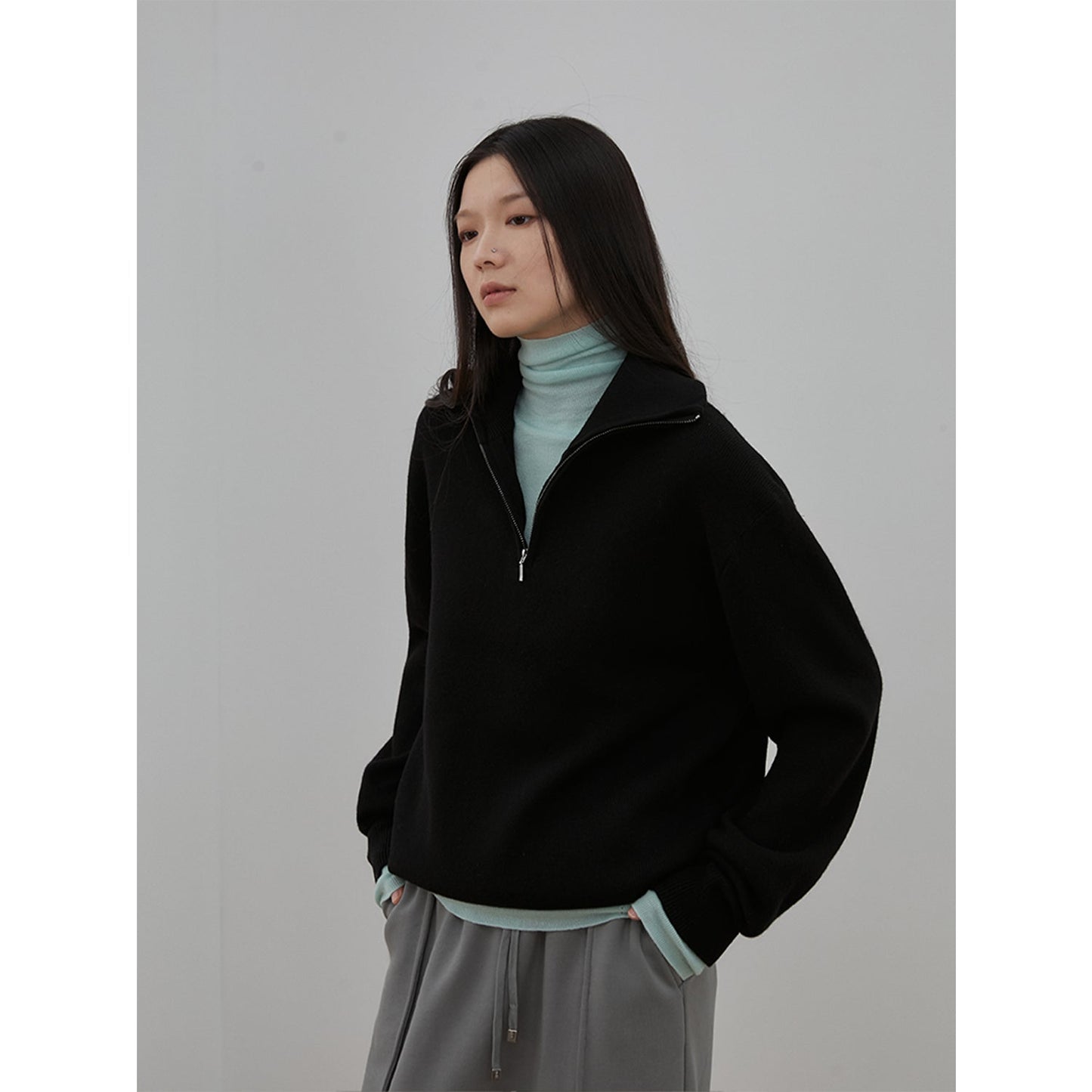 Éloane Merino Wool Zipper Turtleneck Sweater