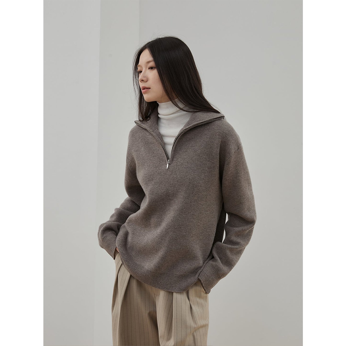 Éloane Merino Wool Zipper Turtleneck Sweater